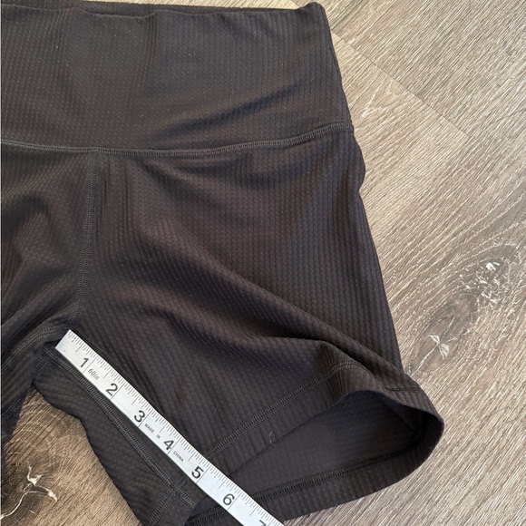 Lululemon Athletica Black Bike Shorts - Picture 3 of 7